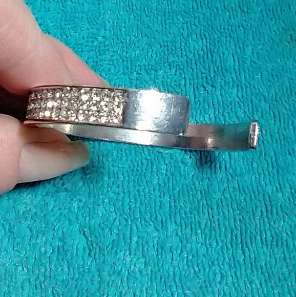 Elegant Silvertone Crystal Cuff Bracelet Vintage - Picture 6 of 7